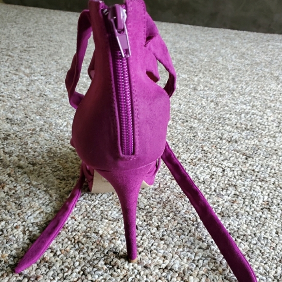 Heels - Picture 5 of 6